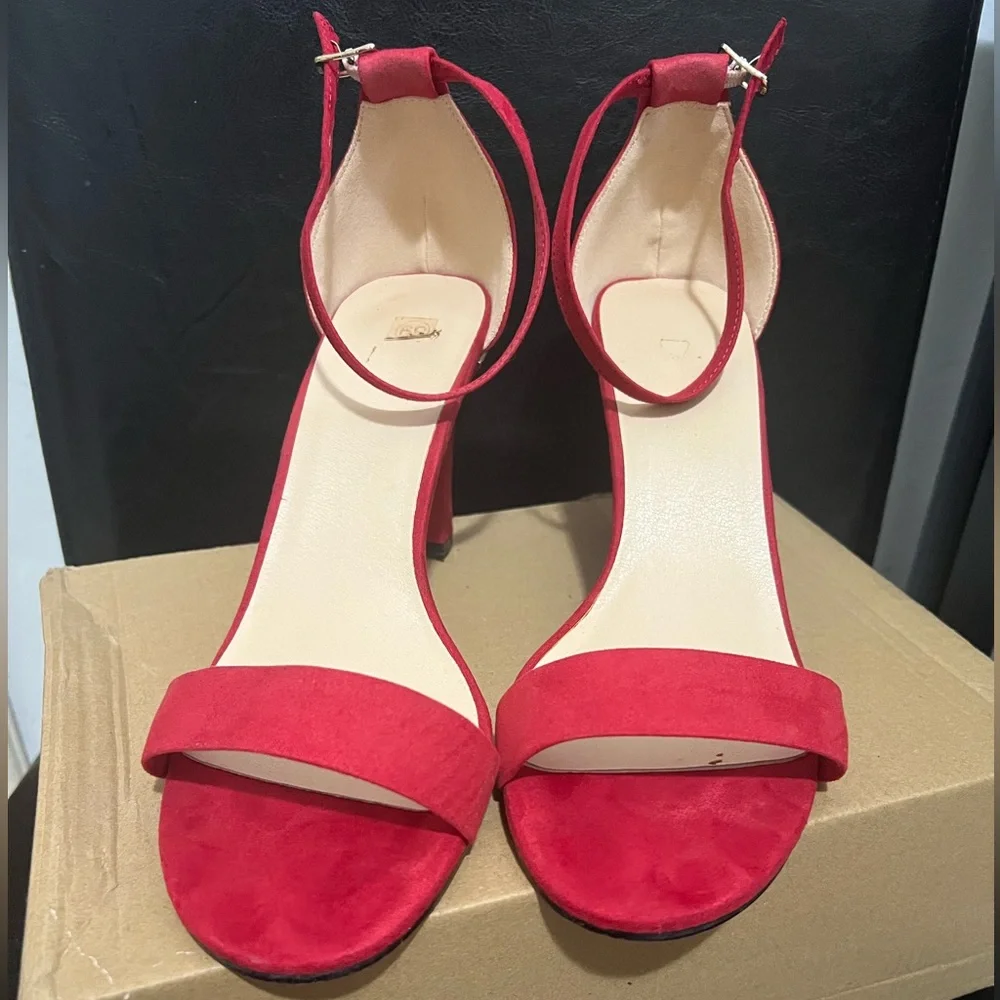 Women’s Ankle Strap Chunky Heels Red - Picture 2 of 5